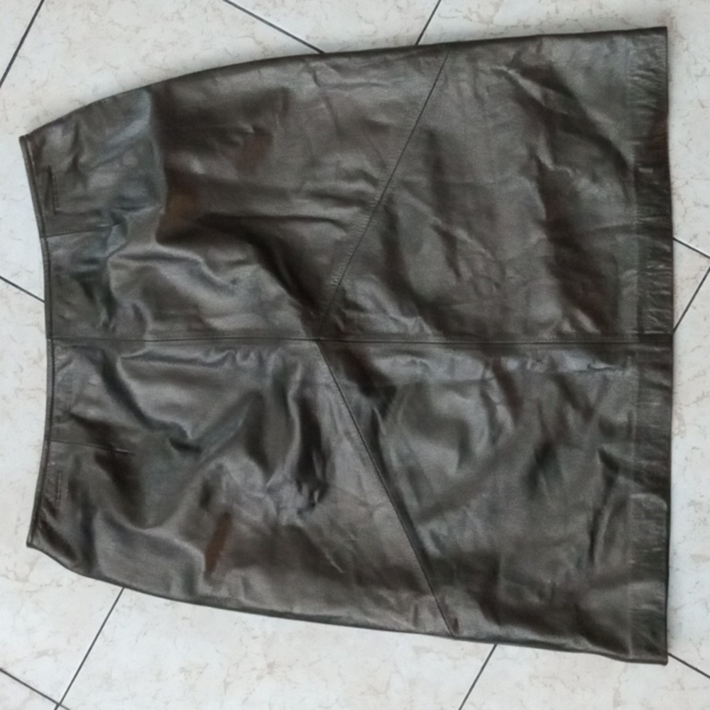 Apostrophe Golden Brown leather skirt.